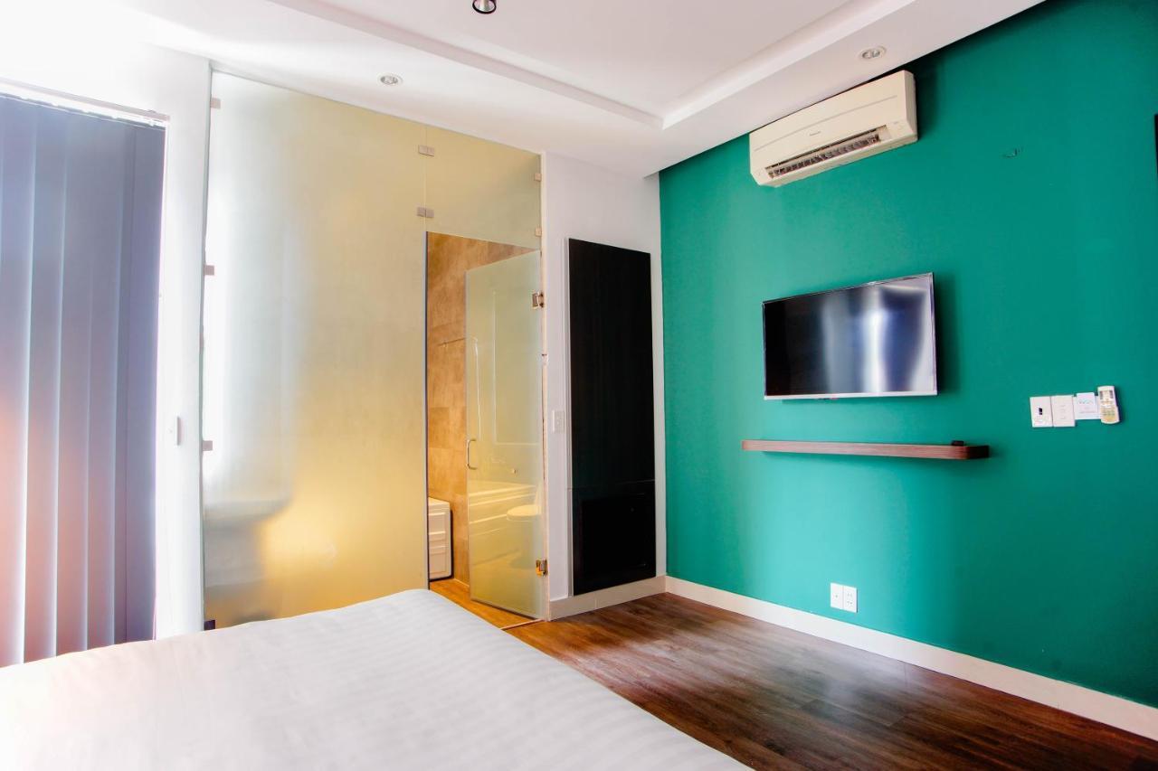 Lá Bình Tân Hotel