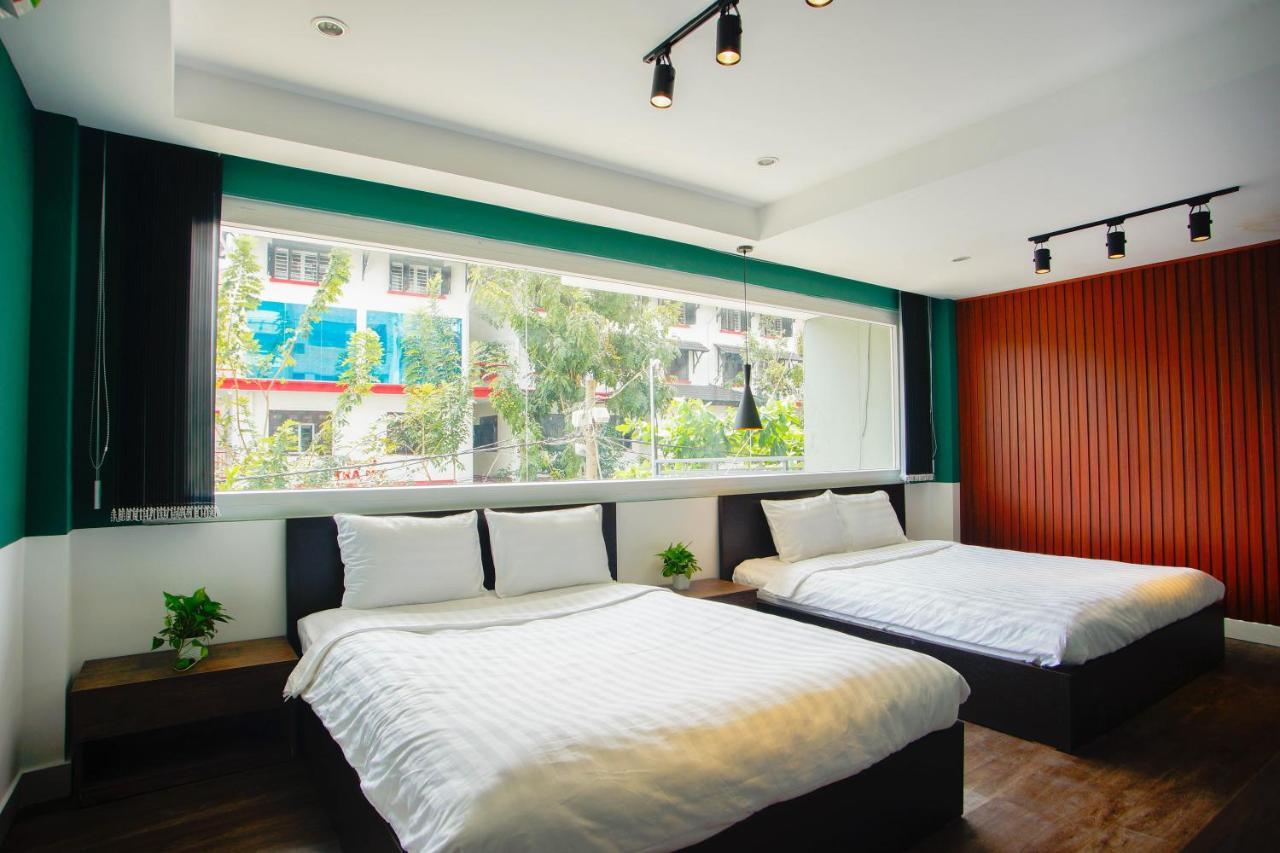 Lá Bình Tân Hotel 3*