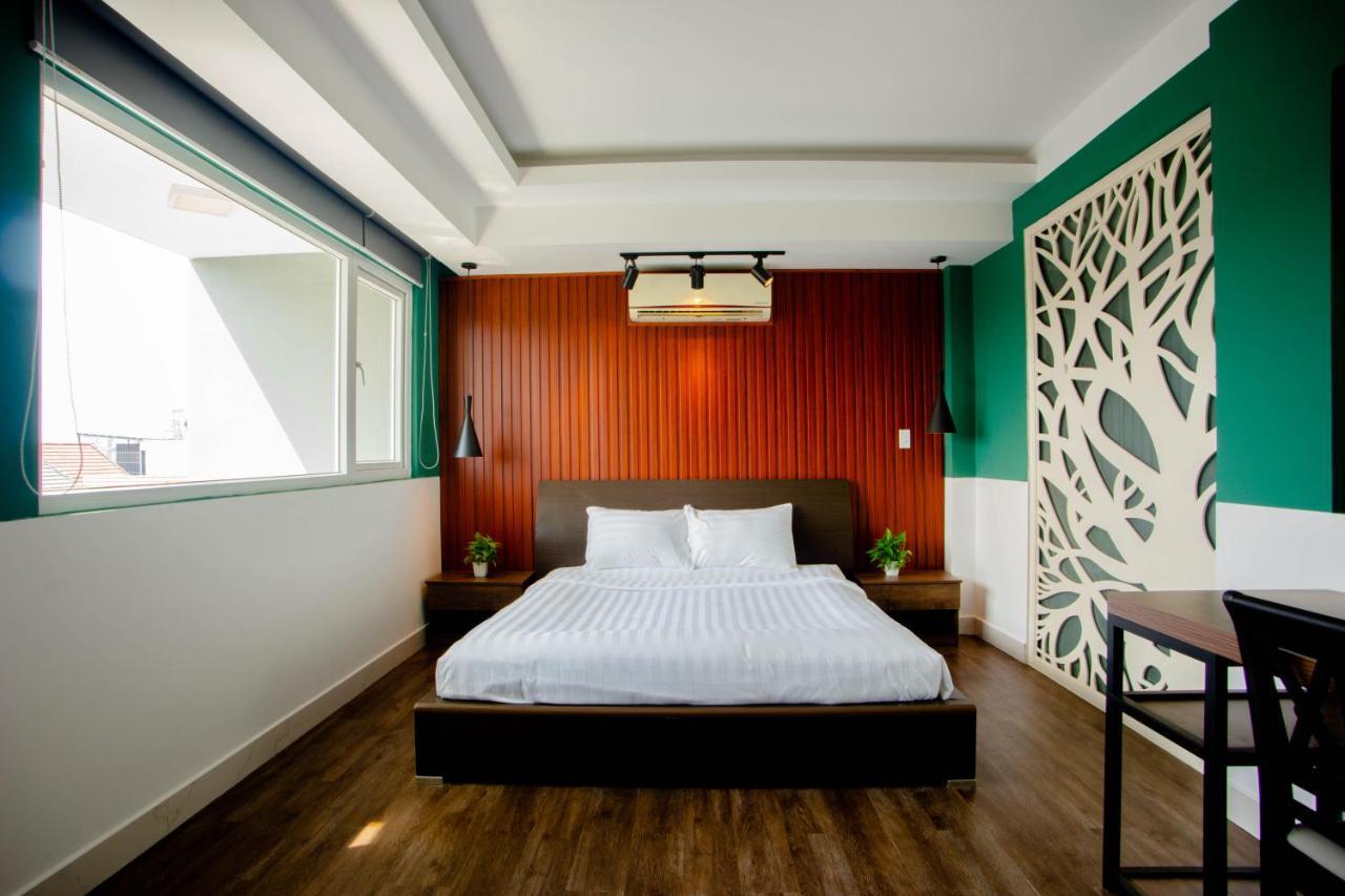 Lá Bình Tân Hotel 3*